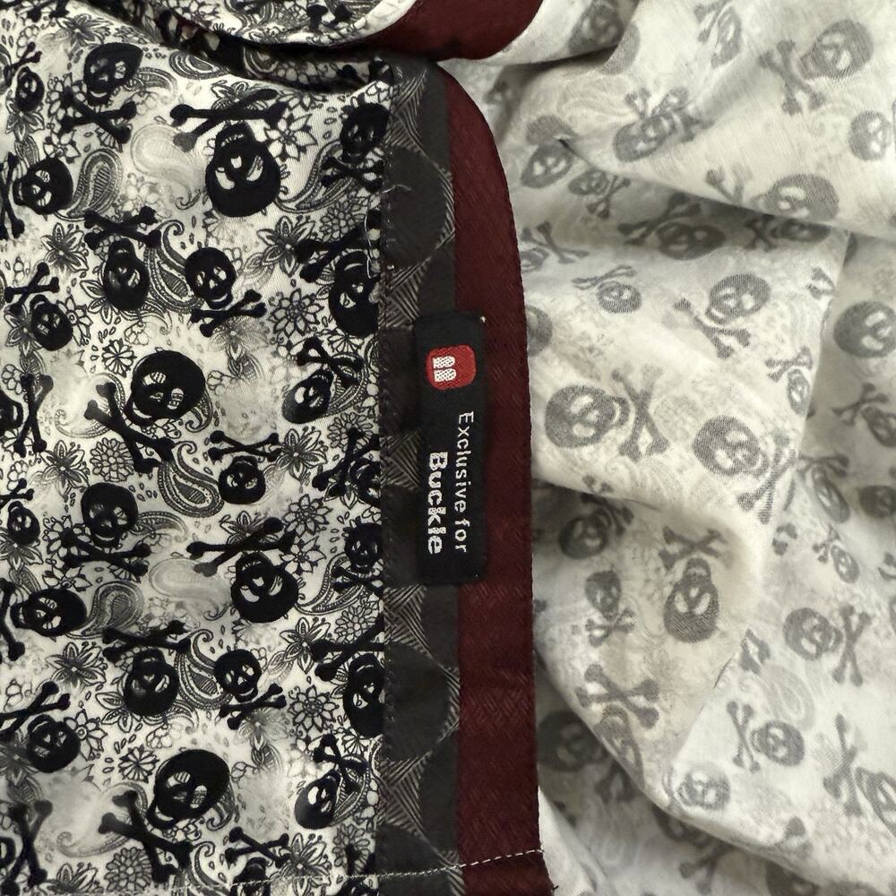 Buckle Eight X Premium Button Down Shirt Size M Gray Skull Print Long Sleeve NEW - Picture 6 of 11